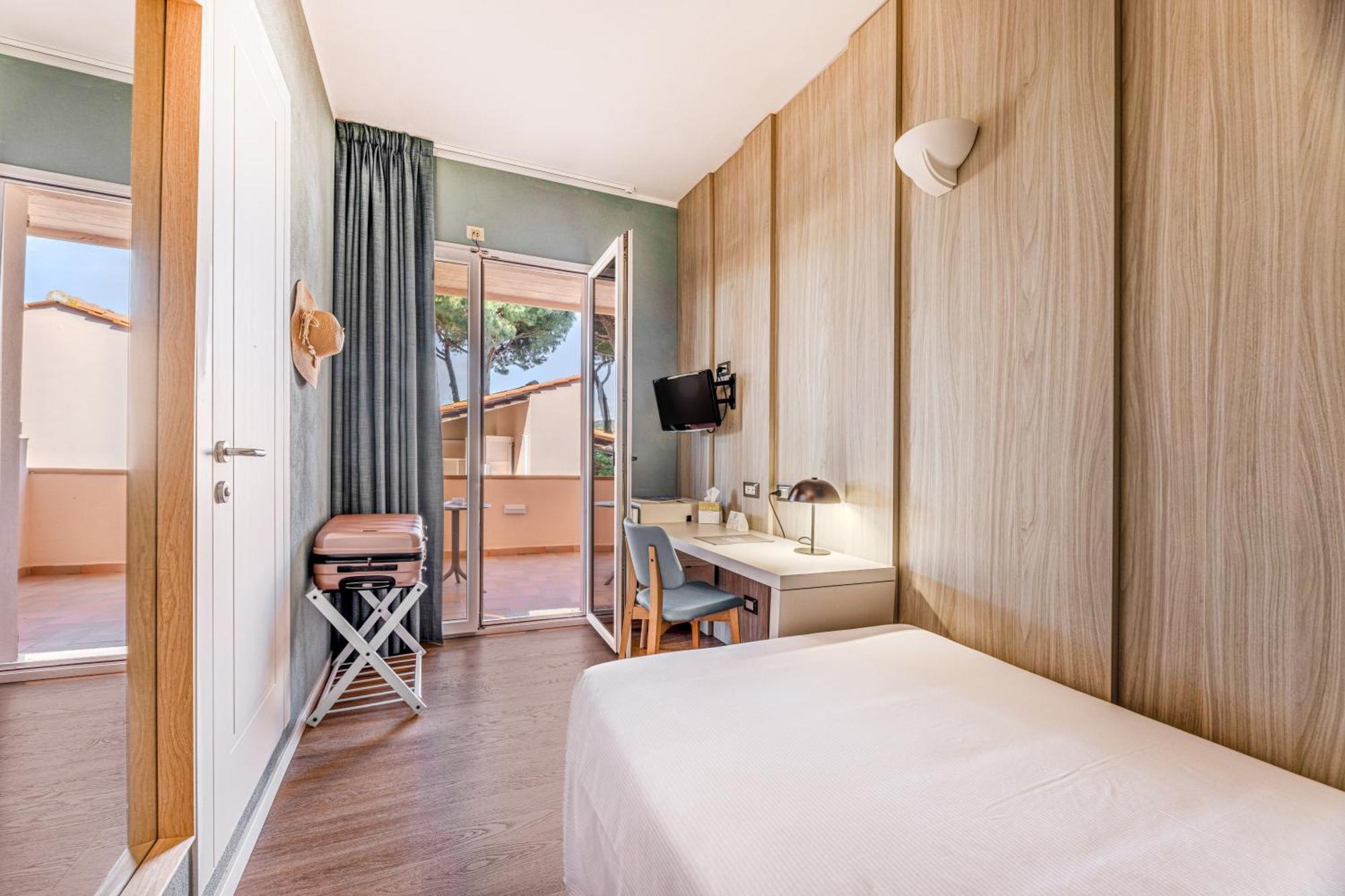 Riva Del Sole Hotel 4*